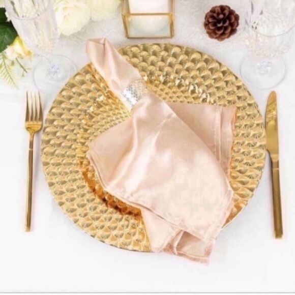 New Simple Dining 4 pc Gold Charger set - Picture 8 of 11